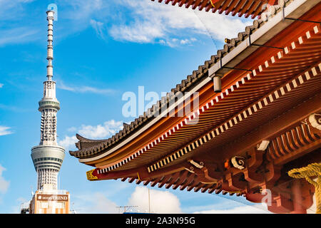 Tokyo Fernsehturm und Schrein, Taito, Japan Stockfoto