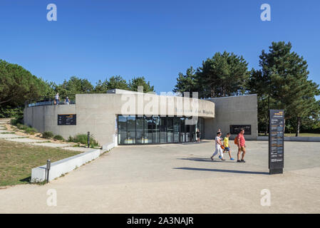 Maison des mégalithes, Besucherzentrum über die Carnac Ausrichtungen, Megalithen, Morbihan, Quiberon, Bretagne, Frankreich Stockfoto