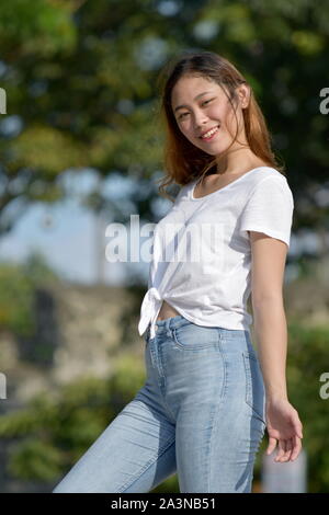 Schlanke Junge Minderheit Weiblich Stockfoto