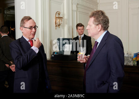 Eine Wilson & Andrew Lownie in den Oldie literarische Mittagessen; 08/10/19. Stockfoto