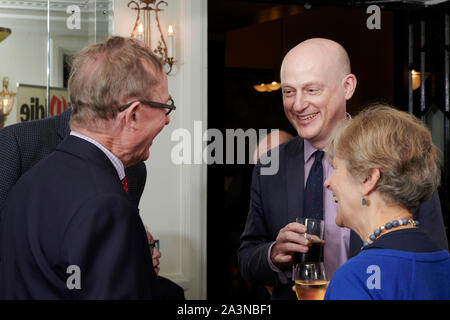 Eine Wilson & Harry Berg in den Oldie literarische Mittagessen; 08/10/19. Stockfoto