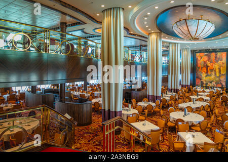 Die Reflexionen Esszimmer an Bord der Royal Caribbean Cruise Ship Serenade der Meere. Stockfoto