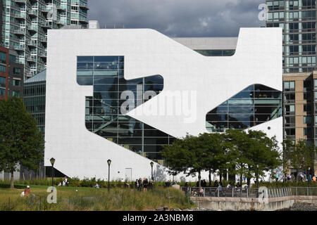 Hunters Point Bibliothek Grand Opening, New York, USA - 24 Sep 2019 - Jäger Punkt Bibliothek. Das Gebäude, das 81 1/2 Fuß hoch, wurde von Ste ausgelegt Stockfoto