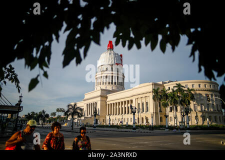 Eine Ansicht zeigt die Nationalen Capitol Gebäude vor der Enthüllungsfeier der Kuppel nach der Restaurierung. Stockfoto
