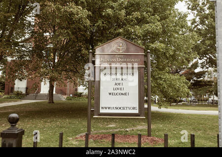 Burlington, Vermont - 29. September 2019: auf dem Rasen von First Unitarian Church in Burlington, Vermont. Stockfoto