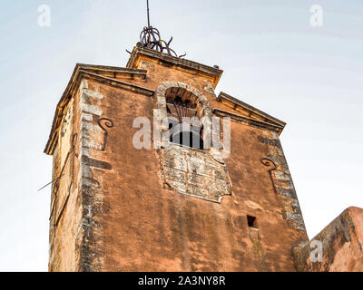 Ockerfarbenen Gebäuden von Roussillon, Frankreich Stockfoto