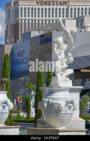 Las Vegas, NV, USA. 10-3-18 Caesars Palace ist in einer umfangreichen Komplex von römischen Stil Gebäude und Skulpturen entlang des Las Vegas Strip entfernt. Stockfoto