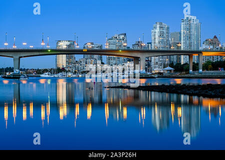 Cambie Brücke, Yaletown, False Creek, Vancouver, British Columbia, Kanada Stockfoto