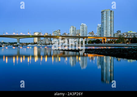 Cambie Brücke, Yaletown, False Creek, Vancouver, British Columbia, Kanada Stockfoto