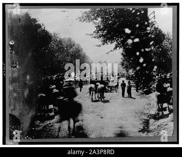 (Soldaten) in den Wagen und montiert auf Pferde während des Grand Überprüfung der Union Army, Washington, D.C. Stockfoto