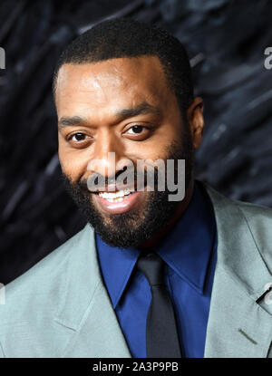 London, Großbritannien. 09 Okt, 2019. Der britische Schauspieler Chiwetel Ejiofour besucht die Premiere von Maleficient: Herrin des Bösen im Odeon Imax Waterloo in London, die am 9. Oktober 2019. Foto von Rune Hellestad/UPI Quelle: UPI/Alamy leben Nachrichten Stockfoto