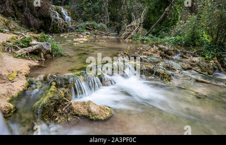 Wunderschöne Wasserfälle in natinal Park Krka, Kroatien. Fotos von Skradinski buk Stockfoto