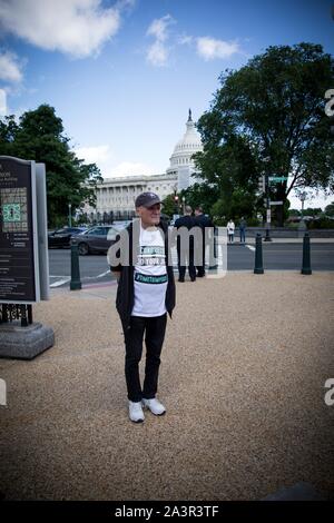 Mai 14, 2019 Mitglieder der Aktivist Gruppe durch das Volk das Capitol Rotunde im Protest der Mangel an congressionlal Aktion auf Amtsenthebung besetzen. Washington, DC, USA. Stockfoto