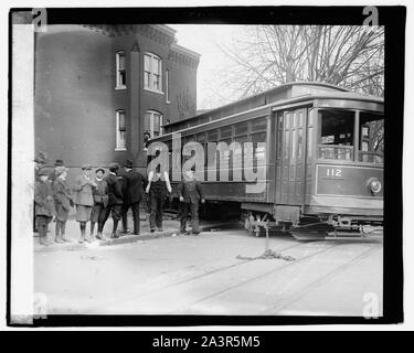 Straße Auto Wrack, 8&F NE, [Washington, DC] Stockfoto