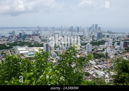 Cartagena Skyline von Cerro de La Popa gesehen, der höchste Punkt in Cartagena Stockfoto