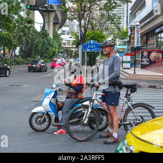 Bangkok, Thailand - Dec 24, 2018. Straße in Bangkok, Thailand. Der Verkehr ist die Hauptursache für die Luftverschmutzung in Bangkok, die ernste Leve erreicht Stockfoto