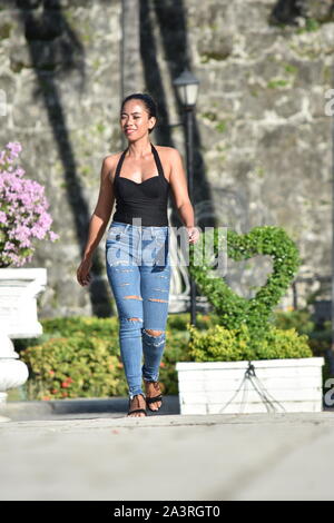 Skinny weiblich Frau Wandern Stockfoto