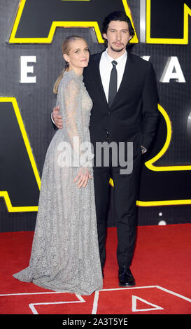 Foto muss Gutgeschrieben © Kate Grün/Alpha Presse 079965 16/12/2015 Joanne Tucker, Adam Treiber Star Wars The Force weckt Europäische Premiere Leicester Square London Stockfoto