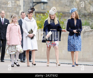 Foto muss Gutgeschrieben © Kate Grün/Alpha Presse 079671 05/04/2015 Lady Louise Windsor, Sophie Gräfin von Wessex, Herbst Phillips und Prinzessin Beatrice an einem Ostersonntag Gottesdienst in der St. George's Chapel, Windsor Castle statt Stockfoto