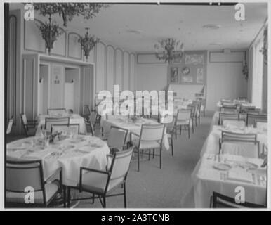 Restaurant mit Terrasse, Fred Harvey Corp., Hauptstadt Ct., Milwaukee, Wisconsin. Stockfoto