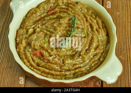 Kyopolou, populären Bulgarischen und Türkischen ausbreiten, Relish und Salat hauptsächlich aus gebratenen Auberginen und Knoblauch. Stockfoto