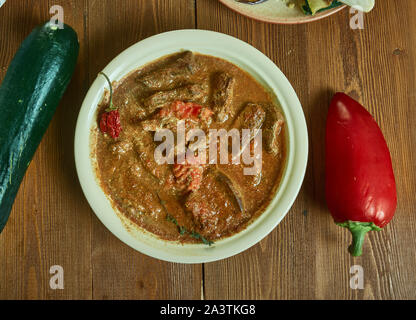 Der fergese Tiirana mit Rindfleisch, Leber, albanische nationale Gerichte Stockfoto