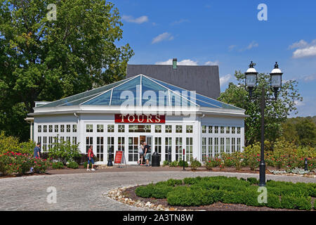 Maker's Mark Distillery Welcome Center. Loretto, KY USA 9-28-19 die Destillerie fast 100.000 Besucher, die jedes Jahr aus der ganzen Welt anzieht. Stockfoto