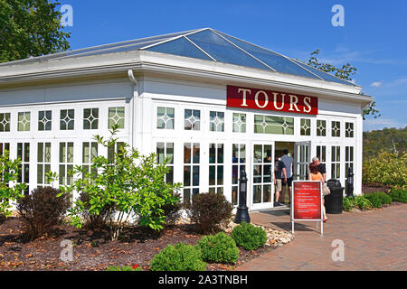 Maker's Mark Distillery Welcome Center. Loretto, KY USA 9-28-19 die Destillerie fast 100.000 Besucher, die jedes Jahr aus der ganzen Welt anzieht. Stockfoto