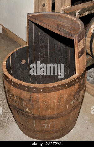 Maker's Mark Distillery. Loretto, KY USA 09-28-19 Hier der Whiskey in einem Subtraktiven Weise reift und entfernt die letzten unerwünschter Aromen. Stockfoto