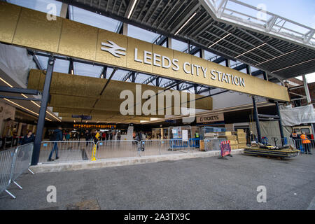 Leeds, UK, 9. Oktober 2019: Foto von Bauarbeiten an der Leeds City Bahnhof getan wird, befindet sich im Zentrum der Stadt Leeds, West Yorkshire i Stockfoto