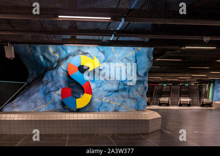 Stadion U-Bahn station ist auf der roten Linie der Stockholmer U-Bahn (tunnelbana), im Stadtteil Östermalm, Stockholm, Schweden Stockfoto