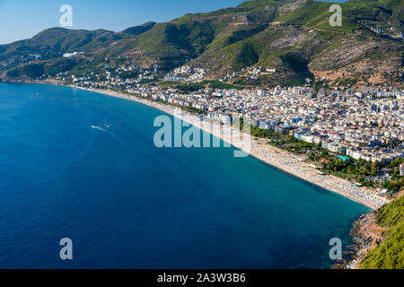 Kleopatra Strand und Mittelmeer Blick von der Burg von Alanya. Stockfoto