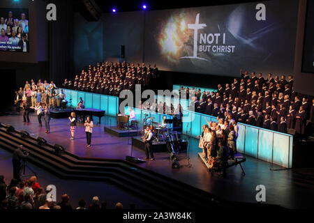 Anbetung in der Thomas Road Baptist Church in Lynchburg, VA, USA Stockfoto