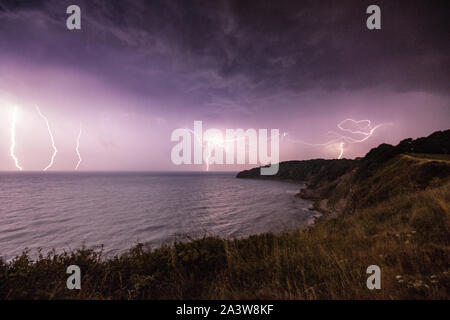 Blitzeinschläge in Swanage, Dorset Stockfoto