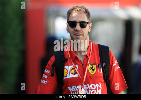 Suzuka Circuit, Suzuka City, Japan. 10 Okt, 2019. Formel 1 Grand Prix, Ankunft Tag; Scuderia Ferrari, Sebastian Vettel - Redaktionelle Verwendung Credit: Aktion plus Sport/Alamy leben Nachrichten Stockfoto