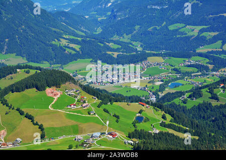 Schöner Blick von der Hohen Salve, Teil der Kitzbüheler Alpen, Österreich Stockfoto