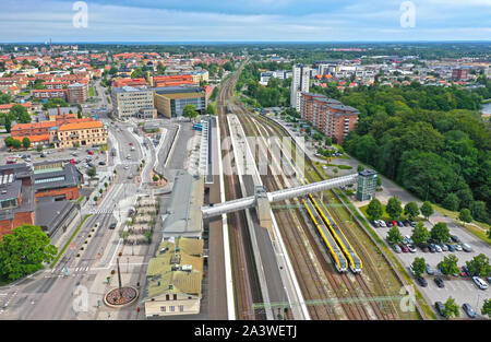 SKÖVDE 20190625 Drönarbild resecentrum över Skövde. Luftaufnahme von Skövde. Foto Jeppe Gustafsson Stockfoto