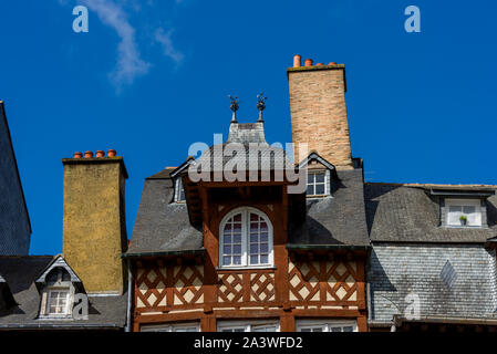 Detail der traditionellen Fachwerkhäusern auf champ-jacquet Square, in der Altstadt von Rennes - Bretagne, Frankreich Stockfoto