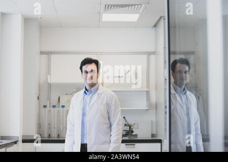 Portrait der männlichen Arzt Stockfoto