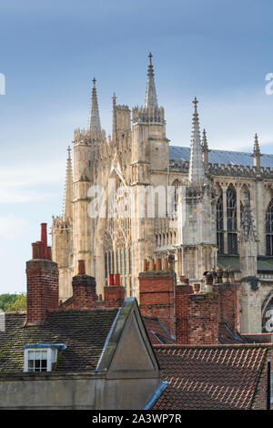 York Minster in Ost Fenster und Dächer in der Nähe von der Stadt Bar Wände, England gesehen. Stockfoto