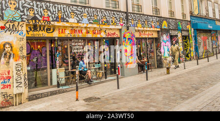 Street Scene vor Café, Restaurant "Le barbouquin' Stockfoto