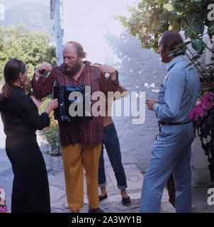 Der deutsche Bass Sänger Ivan Rebroff mit Team, Skopelos Griechenland um 1975. Die Deutsche bass Sänger Ivan Rebroff mit seiner Crew, Skopelos Griechenland um 1975. Stockfoto