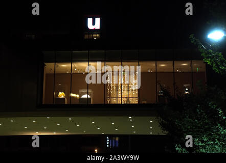 Madison, WI USA. Apr 2018. Chazen Museum für Kunst in der Nacht. Stockfoto