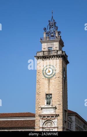 BERGAMO, Lombardei/ITALIEN - 5. Oktober: Turm der Gefallenen in der Piazza Cavalieri di Vittorio Bergamo Italien am 5. Oktober, 2019 Stockfoto