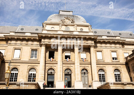 Die Fassade des Palais de Justice, oder Stadt Gerichtsgebäude, auf der Ile de la Cité in Paris, Frankreich. Stockfoto