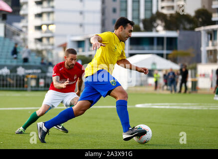 10. Oktober 2019; Langley Park, Perth, Western Australia, Australien; Welt Mini Football Federation World Cup Halbfinale; Ungarn gegen Brasilien, Pablo Da Silva in Brasilien steuert die Kugel - Redaktionelle Verwendung Stockfoto