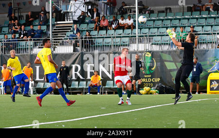 10. Oktober 2019; Langley Park, Perth, Western Australia, Australien; Welt Mini Football Federation World Cup Halbfinale; Ungarn gegen Brasilien, Rainer Pires von Brasilien macht ein save-redaktionelle Verwendung Stockfoto