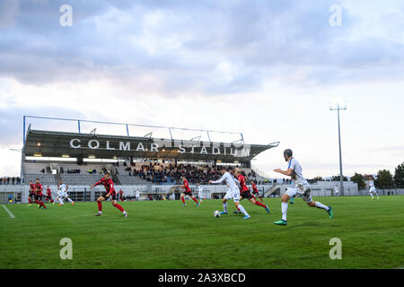 Colmar, Frankreich. 10 Okt, 2019. Marco Djuricin (KSC) spielen für Damian Rossbach (KSC). GES/Fußball/2. Bundesliga: SC Freiburg - Karlsruher SC, 10.10.2019 Fußball: 2. Bundesliga: SC Freiburg vs KSC, Karlsruhe, Oktober 10, 2019 | Verwendung der weltweiten Kredit: dpa/Alamy leben Nachrichten Stockfoto