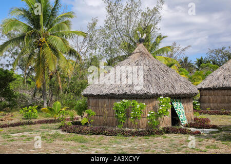 Traditionelle Kanak Haus auf Ouvea Insel, Loyalty Islands, New Caledonia. Kanak sind die indigenen Melanesischen Bewohner von Neukaledonien. Stockfoto