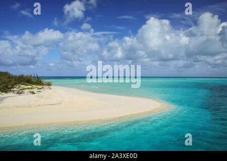 Kanal zwischen Ouvea und Mouli Inseln fließen in den Ouvea Lagune, Loyalty Islands, New Caledonia. Die Lagune wurde als UNESCO-Weltkulturerbe Stockfoto